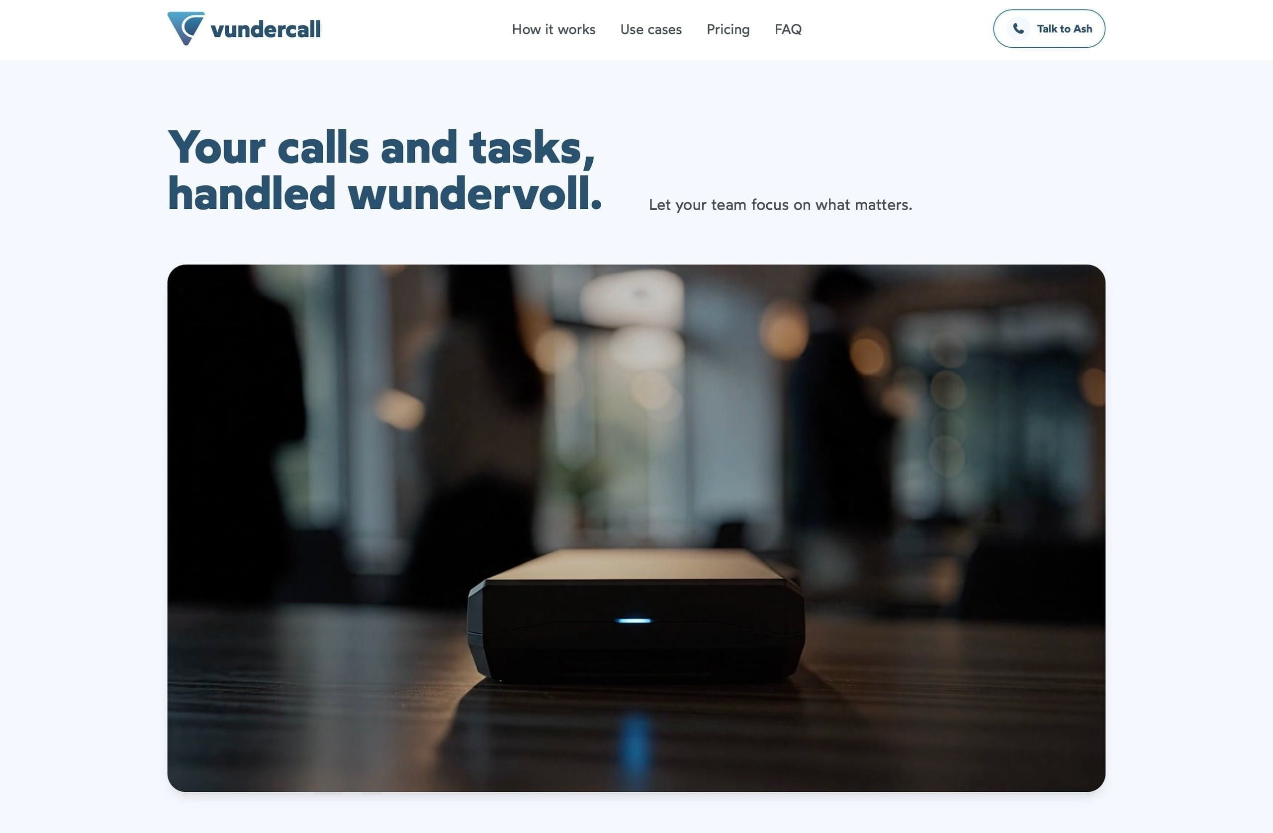 Startseite von Vundercall mit Wortmarke, Navigation und der Box als Titelbild